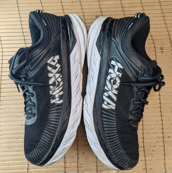Hoka One One Bondi 7 Running Shoes, Black, Men\'s 9.5 M main image 4